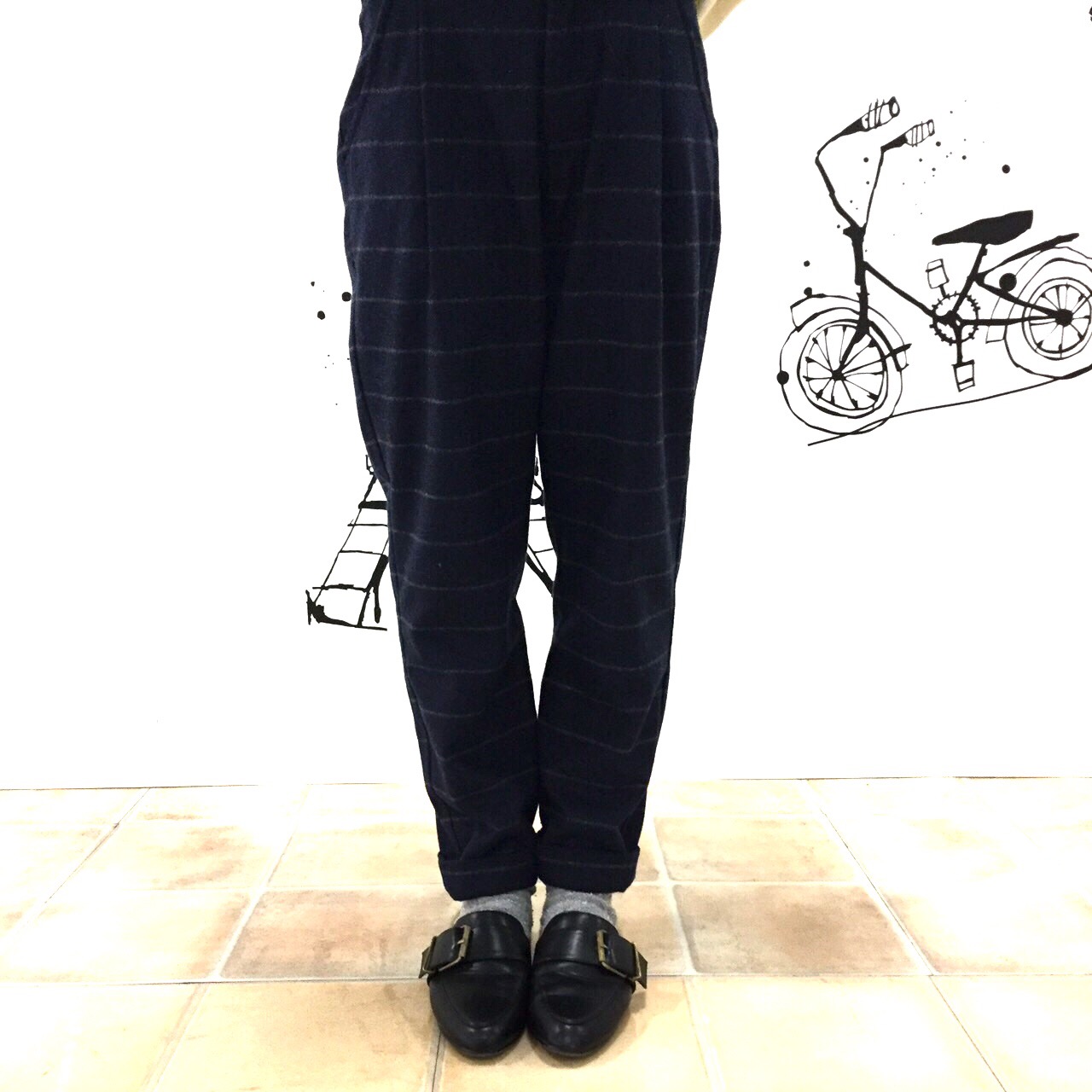 alo ブラックカジュアルパンツ M NEW】ウィメンズ エアロメッシュ ハイライズ コンプレッション